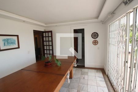 Casa à venda com 900m², 6 quartos e 5 vagas Casa à venda com 900m², 6 quartos e 5 vagasQuarto 6 - Suíte