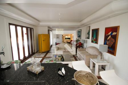 Casa à venda com 900m², 6 quartos e 5 vagas Casa à venda com 900m², 6 quartos e 5 vagasEspaço Gourmet