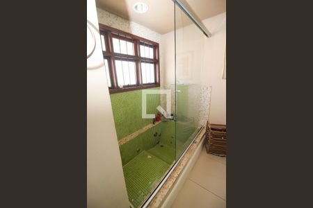 Casa à venda com 900m², 6 quartos e 5 vagas Casa à venda com 900m², 6 quartos e 5 vagasBanheiro do Quarto 3 - Suíte