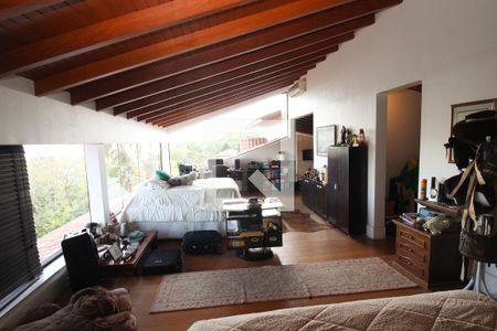 Casa à venda com 900m², 6 quartos e 5 vagas Casa à venda com 900m², 6 quartos e 5 vagasQuarto 2 - Suíte