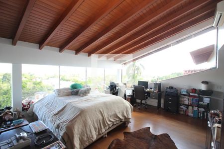 Casa à venda com 900m², 6 quartos e 5 vagas Casa à venda com 900m², 6 quartos e 5 vagasQuarto 2 - Suíte