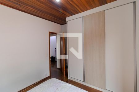 Casa à venda com 350m², 5 quartos e 8 vagasQuarto 02