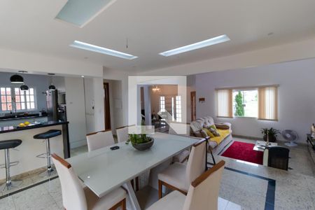 Casa à venda com 350m², 5 quartos e 8 vagasSala de Jantar