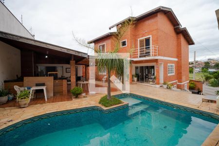 Casa à venda com 350m², 5 quartos e 8 vagasPiscina
