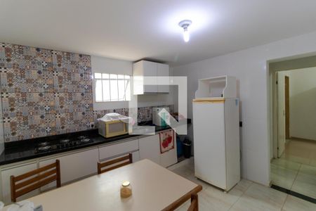 Casa à venda com 350m², 5 quartos e 8 vagasCozinha da Casa 02