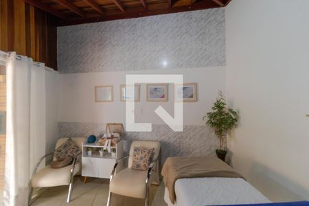 Casa à venda com 350m², 5 quartos e 8 vagasSala de  apoio da Churrasqueira