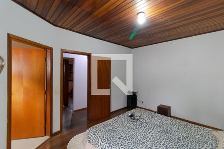 Casa à venda com 350m², 5 quartos e 8 vagasSuíte
