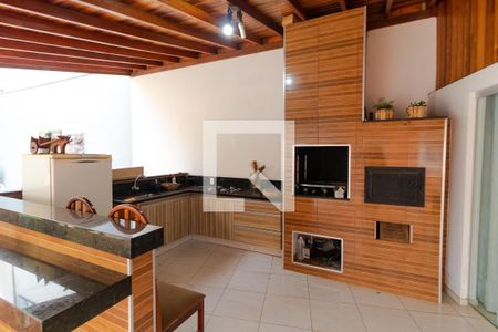 Casa à venda com 350m², 5 quartos e 8 vagasChurrasqueira