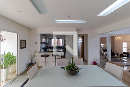 Casa à venda com 350m², 5 quartos e 8 vagasSala de Jantar