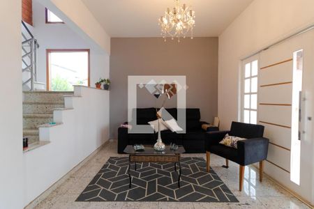 Sala de Estar de casa à venda com 5 quartos, 350m² em Parque da Figueira, Campinas