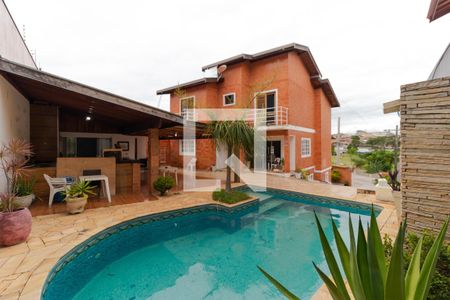 Casa à venda com 350m², 5 quartos e 8 vagasPiscina