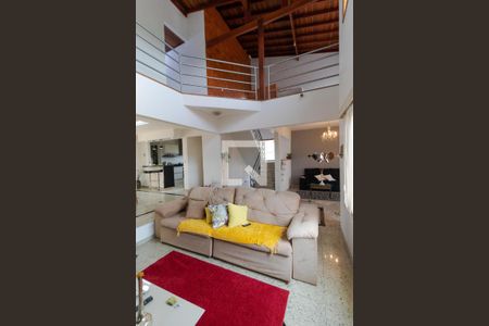 Casa à venda com 350m², 5 quartos e 8 vagasSala de TV