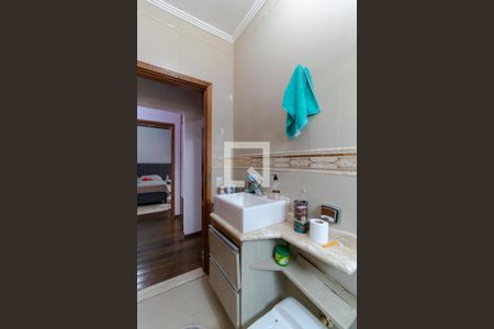 Casa à venda com 350m², 5 quartos e 8 vagasBanheiro 01