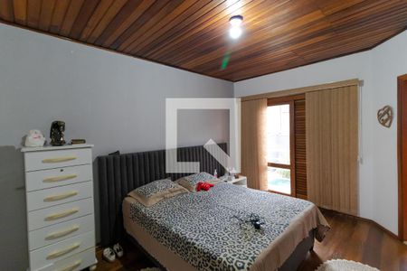 Casa à venda com 350m², 5 quartos e 8 vagasSuíte