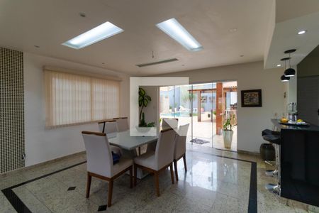 Casa à venda com 350m², 5 quartos e 8 vagasSala de Jantar