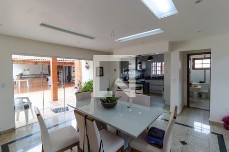 Casa à venda com 350m², 5 quartos e 8 vagasSala de Jantar