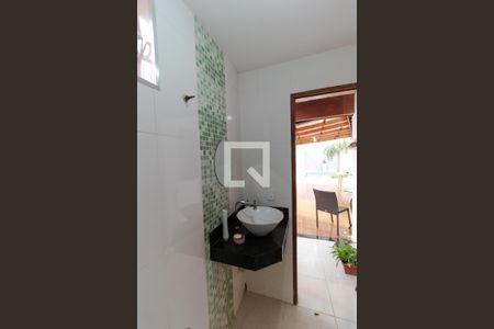 Casa à venda com 350m², 5 quartos e 8 vagasBanheiro 02