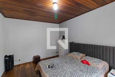 Casa à venda com 350m², 5 quartos e 8 vagasSuíte