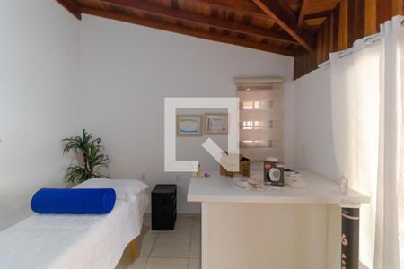 Casa à venda com 350m², 5 quartos e 8 vagasSala de  apoio da Churrasqueira