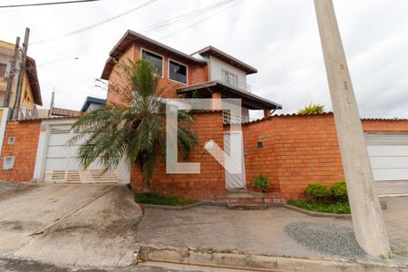 Casa à venda com 350m², 5 quartos e 8 vagasFachada