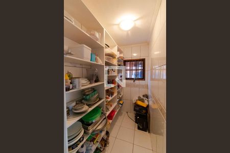 Casa à venda com 350m², 5 quartos e 8 vagasDespensa