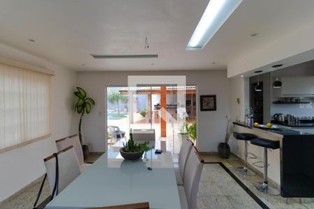 Casa à venda com 350m², 5 quartos e 8 vagasSala de Jantar