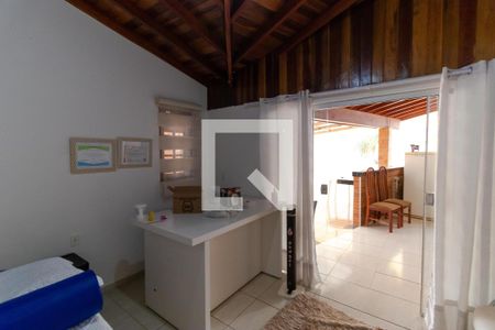 Casa à venda com 350m², 5 quartos e 8 vagasSala de  apoio da Churrasqueira