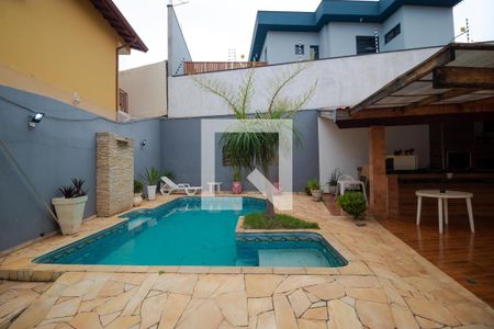 Casa à venda com 350m², 5 quartos e 8 vagasPiscina