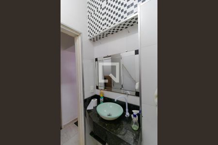 Casa à venda com 350m², 5 quartos e 8 vagasBanheiro da Casa 02