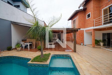 Casa à venda com 350m², 5 quartos e 8 vagasPiscina
