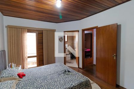 Casa à venda com 350m², 5 quartos e 8 vagasSuíte