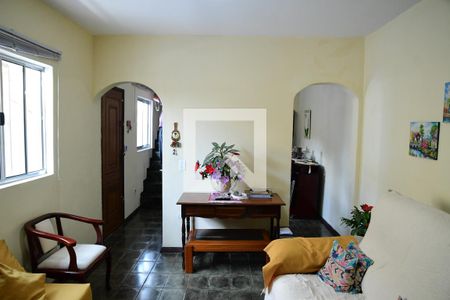 Sala de casa para alugar com 4 quartos, 207m² em Jardim Rosalina, Cotia