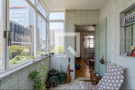 Apartamento à venda com 228m², 4 quartos e 1 vaga Apartamento à venda com 228m², 4 quartos e 1 vagaVaranda