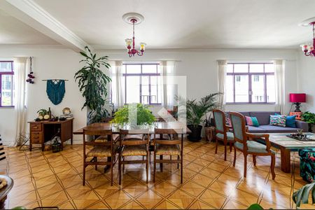 Apartamento à venda com 228m², 4 quartos e 1 vaga Apartamento à venda com 228m², 4 quartos e 1 vagaSala