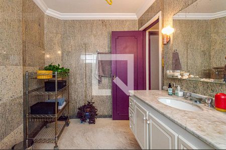 Apartamento à venda com 228m², 4 quartos e 1 vaga Apartamento à venda com 228m², 4 quartos e 1 vagaBanheiro da Suíte