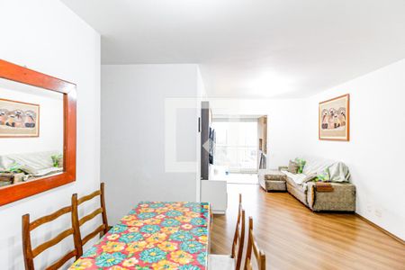 Apartamento à venda com 95m², 3 quartos e 2 vagas Apartamento à venda com 95m², 3 quartos e 2 vagasSala de jantar