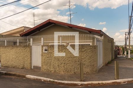 Casa à venda com 130m², 2 quartos e 1 vaga Casa à venda com 130m², 2 quartos e 1 vagaFachada