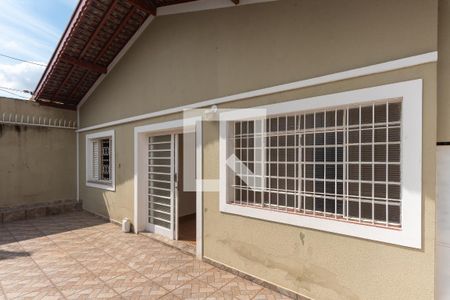 Casa à venda com 130m², 2 quartos e 1 vaga Casa à venda com 130m², 2 quartos e 1 vagaFachada
