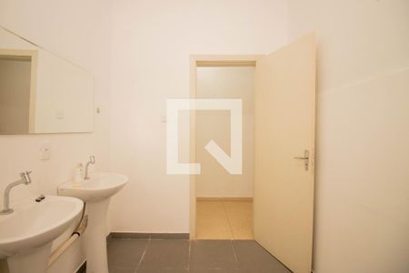 Casa à venda com 234m², 4 quartos e 2 vagasBanheiro 2