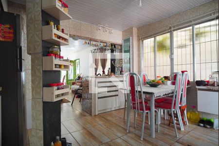 Casa à venda com 170m², 4 quartos e 6 vagasCozinha 