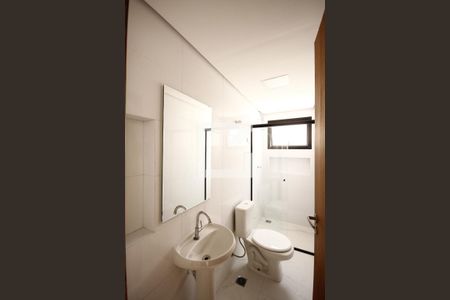 Casa de condomínio para alugar com 37m², 1 quarto e sem vagaBanheiro