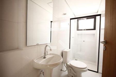 Casa de condomínio para alugar com 37m², 1 quarto e sem vagaBanheiro