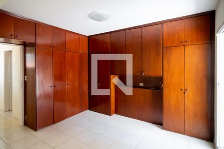 Casa à venda com 158m², 2 quartos e 2 vagasQuarto 2 - Suíte