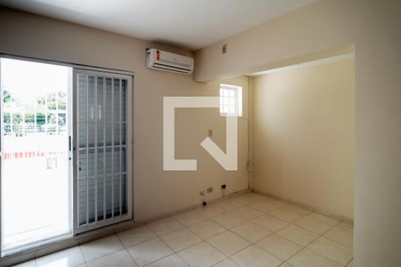 Casa à venda com 158m², 2 quartos e 2 vagasQuarto 2 - Suíte