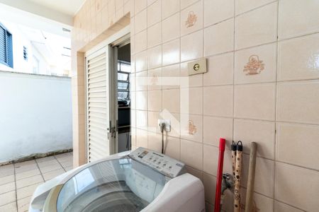 Casa à venda com 240m², 3 quartos e 4 vagasÁrea de Serviço