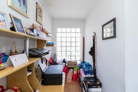 Casa à venda com 240m², 3 quartos e 4 vagasEscritório