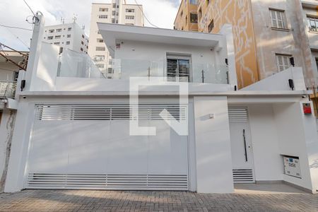Casa à venda com 350m², 4 quartos e 3 vagasFachada
