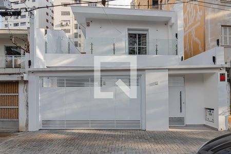 Casa à venda com 350m², 4 quartos e 3 vagasFachada