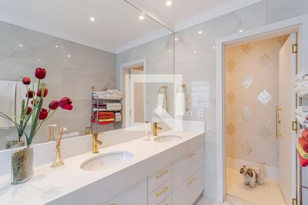 Casa à venda com 350m², 4 quartos e 3 vagasBanheiro da Suíte 4