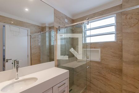 Casa à venda com 350m², 4 quartos e 3 vagasBanheiro da Suíte 1